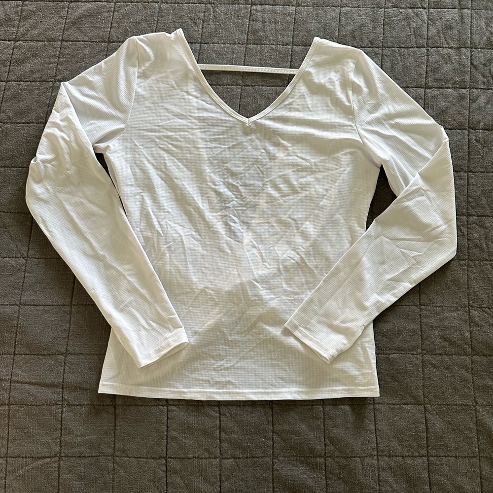 ZYIA White VBack Vibe Long Sleeve (Rare)